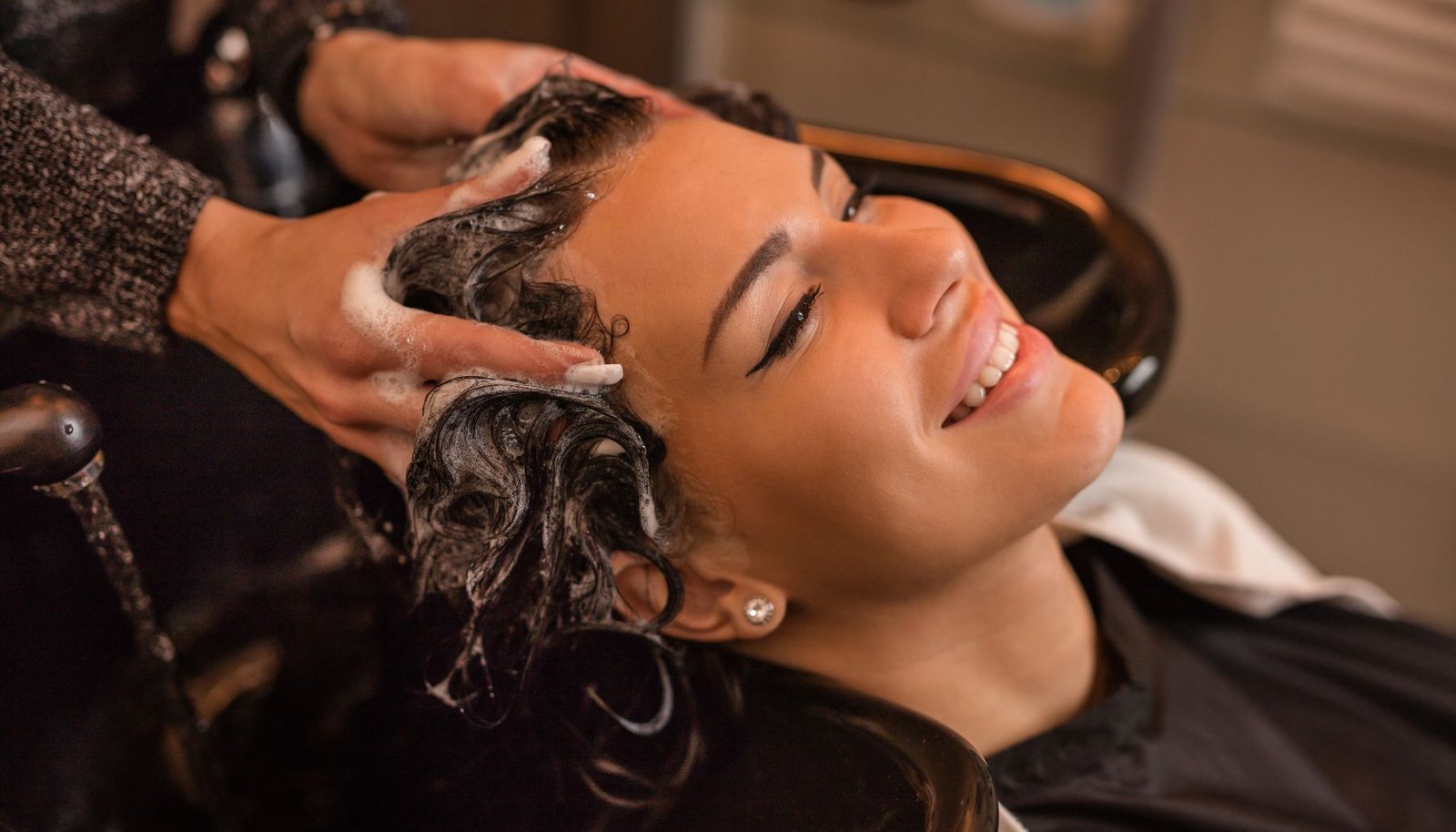 Keramas dengan Air Dingin, Mitos atau Fakta untuk Rambut Sehat?