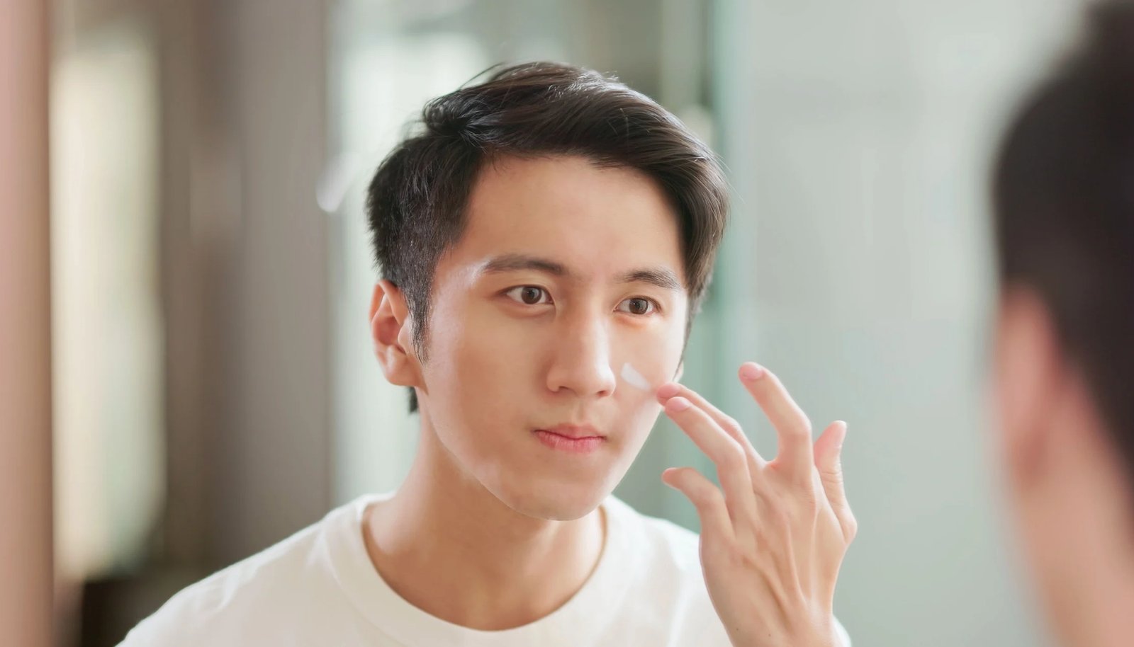 Perawatan Pria Modern: Saat Skincare Tak Lagi Tabu